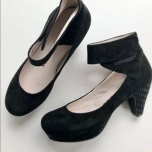 Sacha London Black Kid Suede Valeria Chunky Heel. Size 8. New with Box/Bag